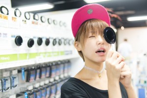 動きまくる彼女のオフショットをスローシャッターで撮る修行