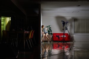 床の反射、まるで水でも撒いて撮ったみたいなゼロスタジオ