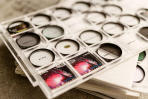 青の世界、カメラで設定できるWBの限界2500Kを突破する